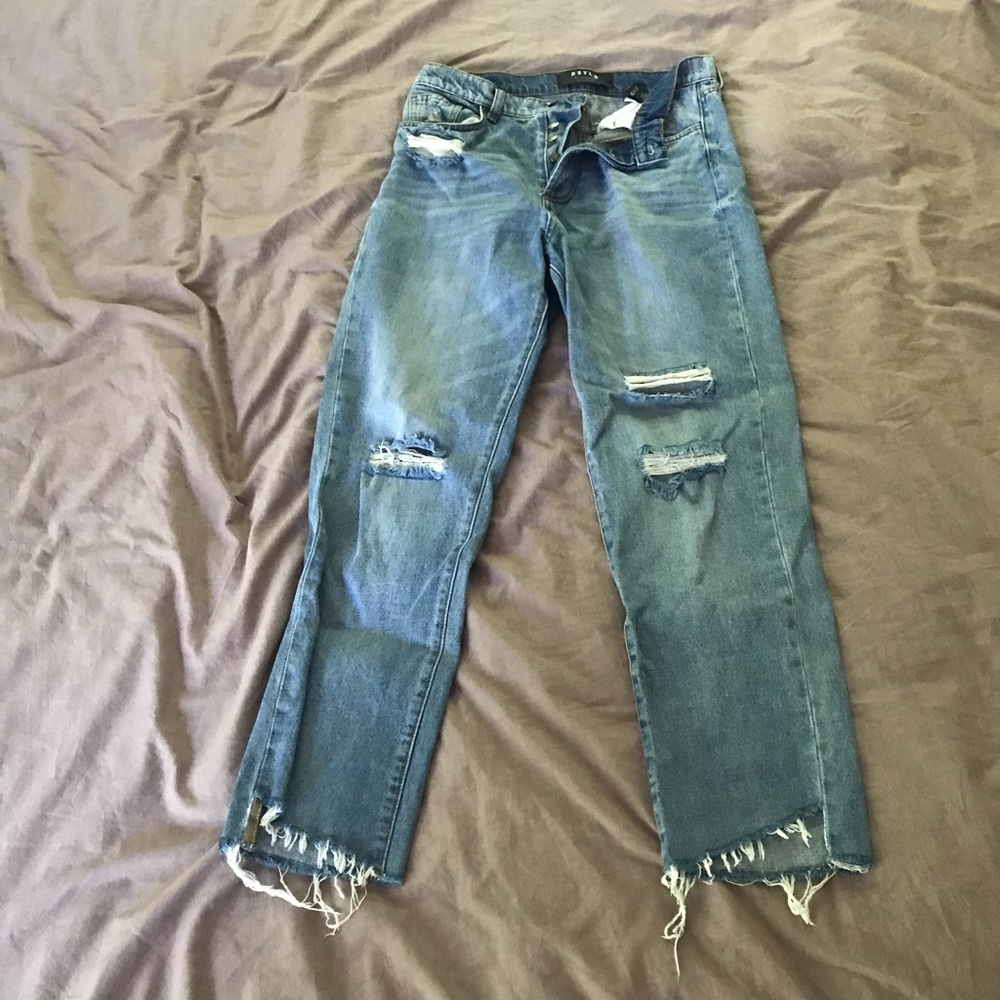 DSTLD High Rise Distressed Jeans - Picture 3 of 6